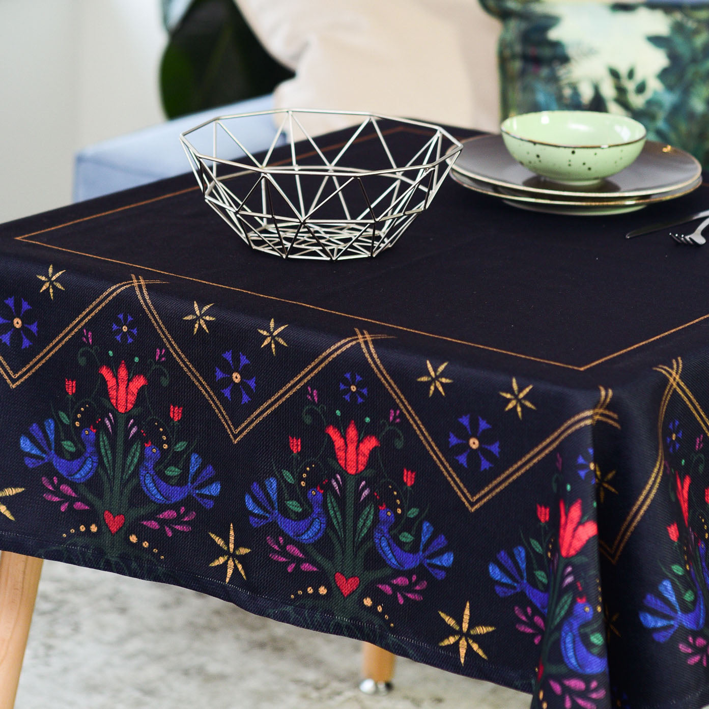 Tablecloth made of recycled fabric 