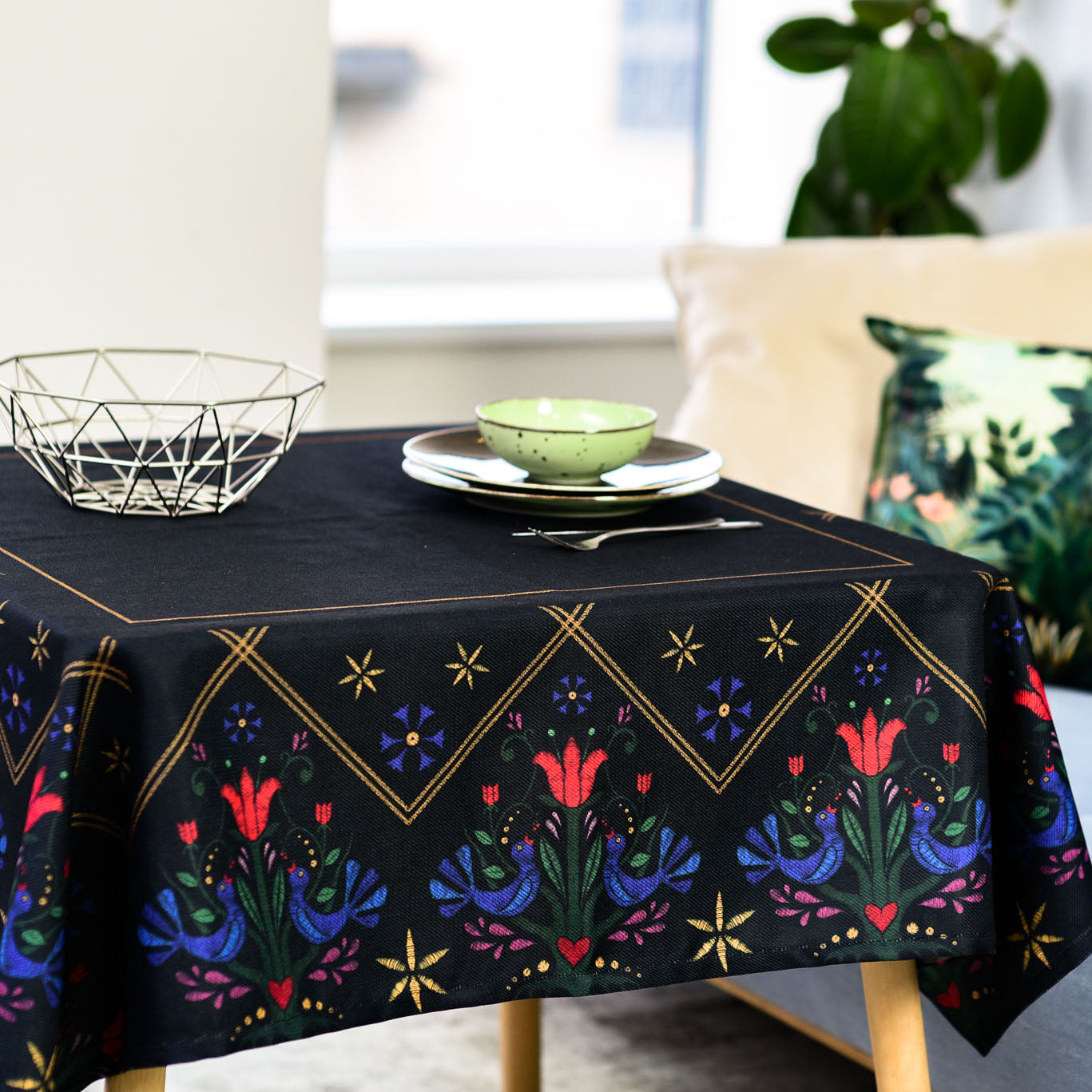 Tablecloth made of recycled fabric 