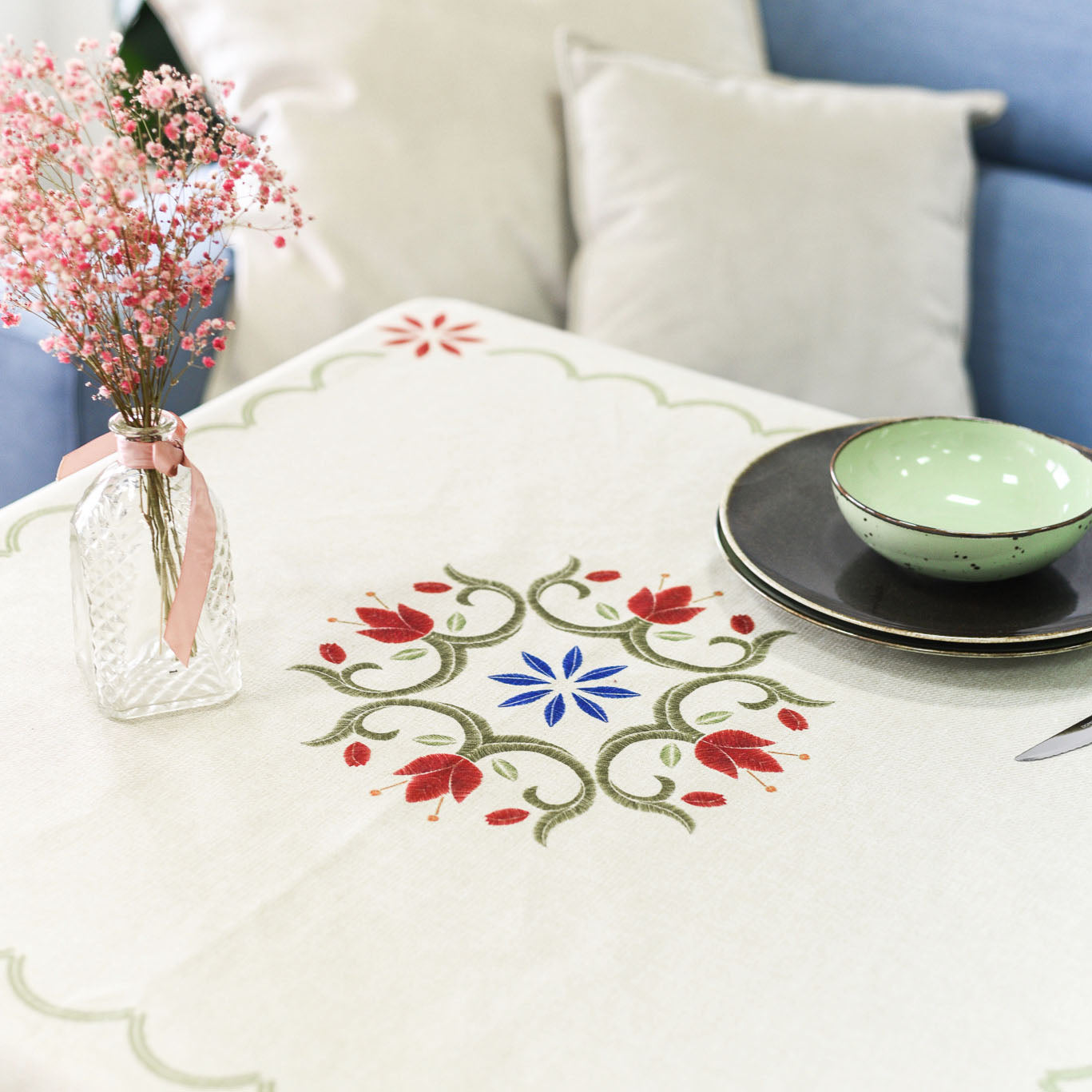 Tablecloth made of recycled fabric 