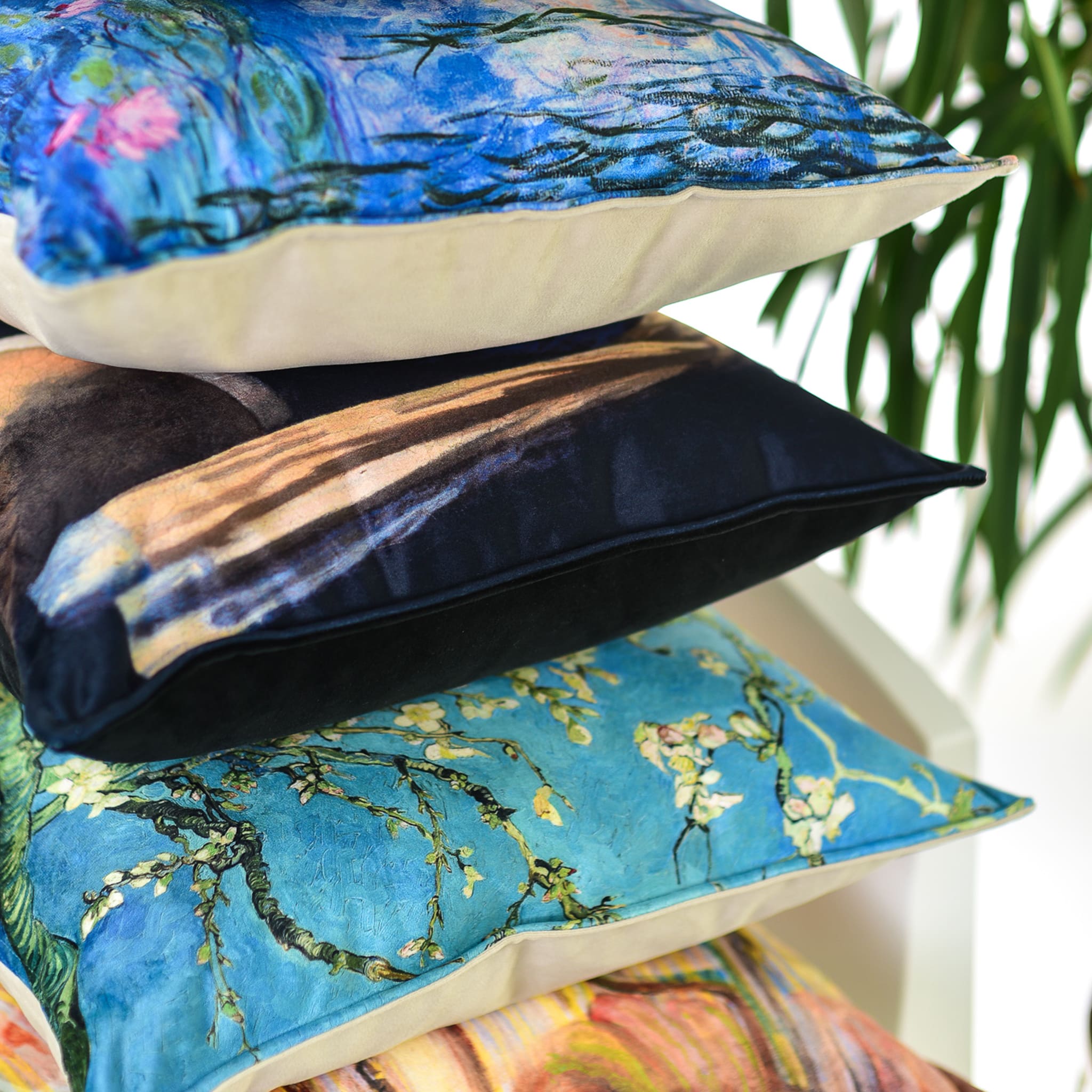 Decorative cushion Henri Rousseau "The Equatorial Jungle"
